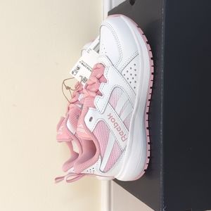 Girls Reebok Road Supreme 2.0 size 11